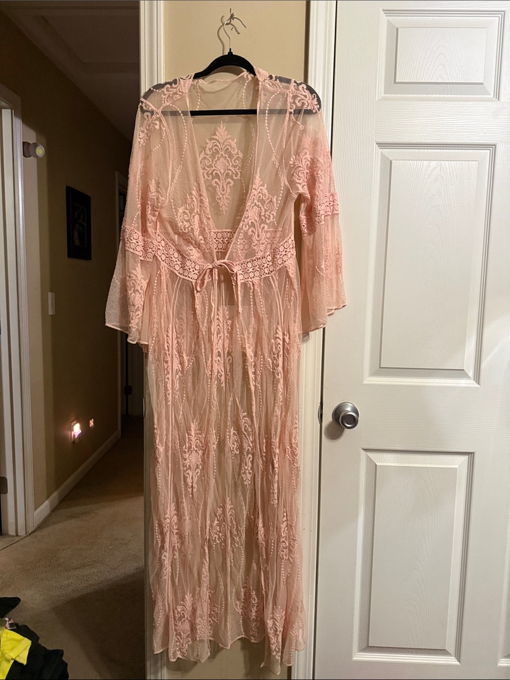 NWOT Beautiful Sheer Pink Lace Kimono Robe